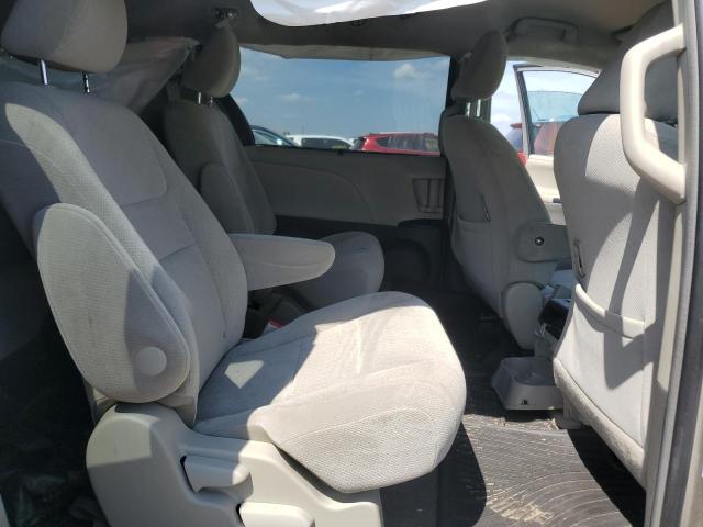 5TDJZ3DC2HS149244 - 2017 TOYOTA SIENNA LE GOLD photo 11