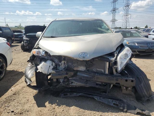 5TDJZ3DC2HS149244 - 2017 TOYOTA SIENNA LE GOLD photo 5