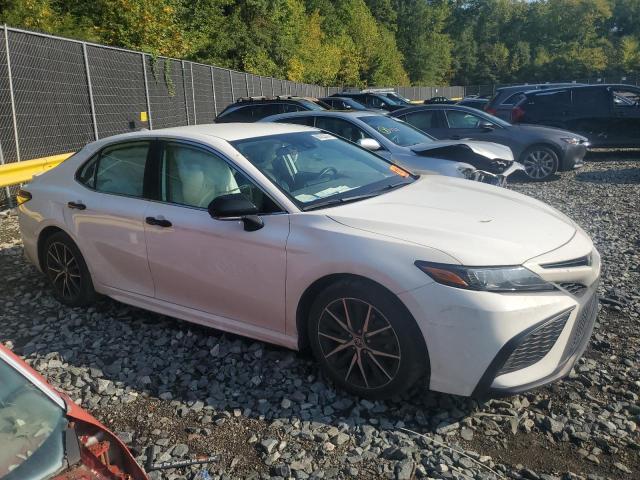 4T1G11AK6PU728857 - 2023 TOYOTA CAMRY SE NIGHT SHADE WHITE photo 4