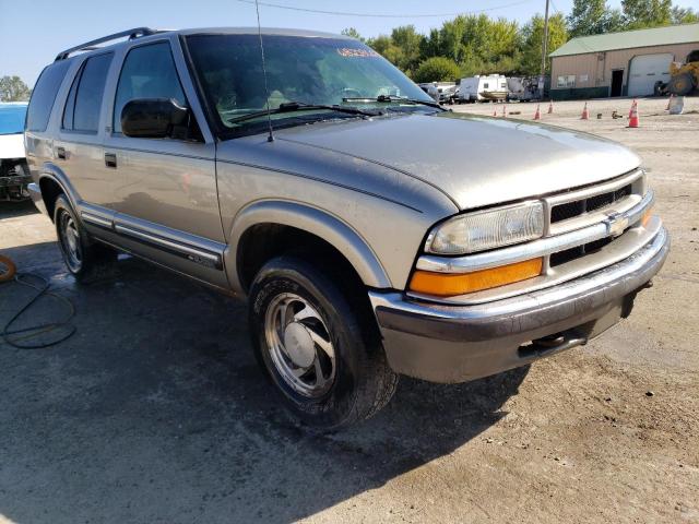 1GNDT13W2Y2173315 - 2000 CHEVROLET BLAZER GRAY photo 4