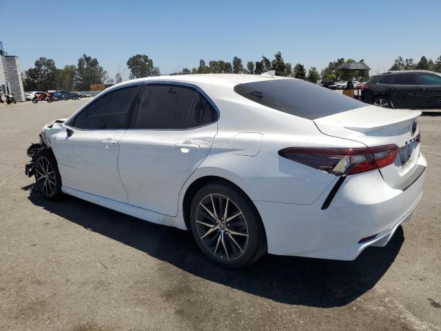 4T1G11AK3PU835025 - 2023 TOYOTA CAMRY SE NIGHT SHADE WHITE photo 2