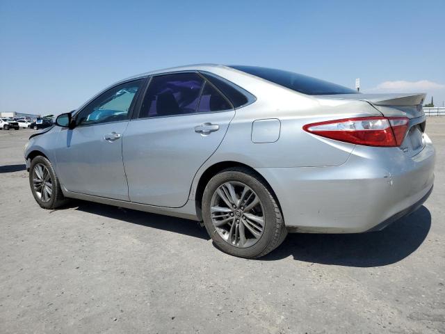 4T1BF1FK0FU476395 - 2015 TOYOTA CAMRY LE 银色 照片 2