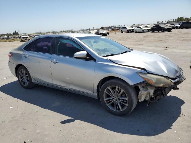 4T1BF1FK0FU476395 - 2015 TOYOTA CAMRY LE 银色 照片 4