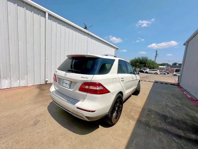 4JGDA5HB8CA071894 - 2012 MERCEDES-BENZ ML 350 4MATIC WHITE photo 4