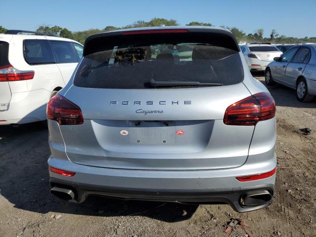 WP1AA2A22GKA15898 - 2016 PORSCHE CAYENNE SILVER photo 6