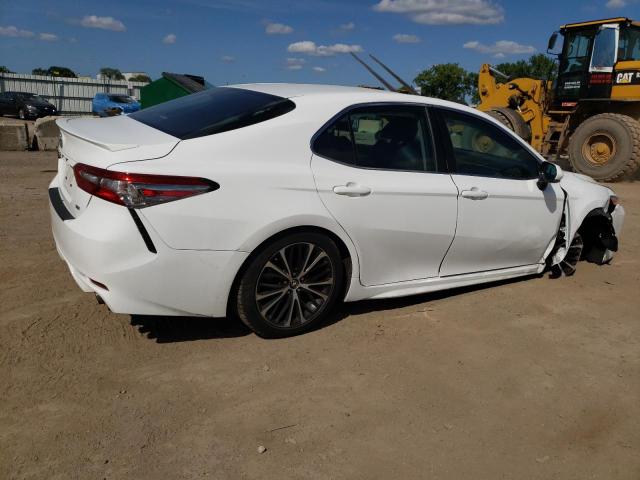 4T1B11HK6JU129500 - 2018 TOYOTA CAMRY L WHITE photo 3