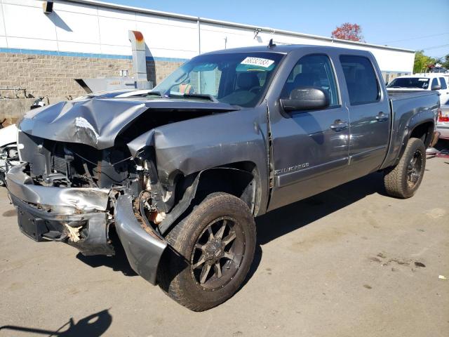 2GCEK13M371593663 - 2007 CHEVROLET SILVERADO K1500 CREW CAB GRAY photo 1