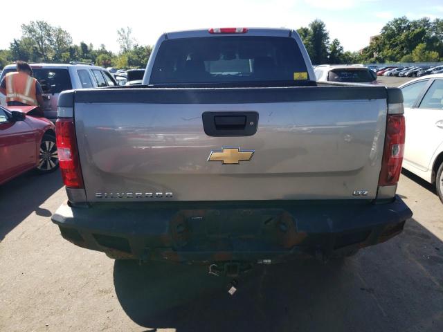 2GCEK13M371593663 - 2007 CHEVROLET SILVERADO K1500 CREW CAB GRAY photo 6