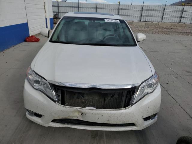 4T1BK3DB5CU470579 - 2012 TOYOTA AVALON BASE WHITE photo 5