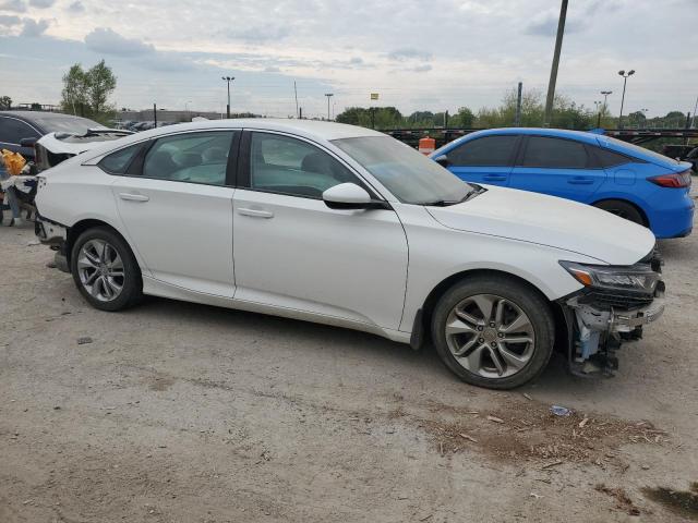 1HGCV1F1XJA138209 - 2018 HONDA ACCORD LX WHITE photo 4