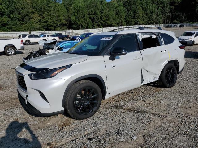 5TDGZRAHXNS130918 - 2022 TOYOTA HIGHLANDER XLE WHITE photo 1