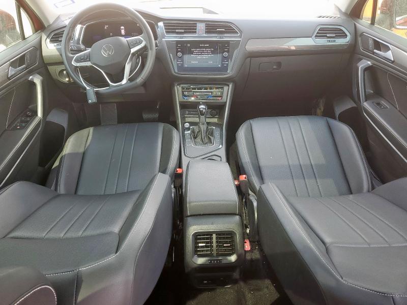 3VVNB7AX8PM031560 - 2023 VOLKSWAGEN TIGUAN SE Rot Foto 8