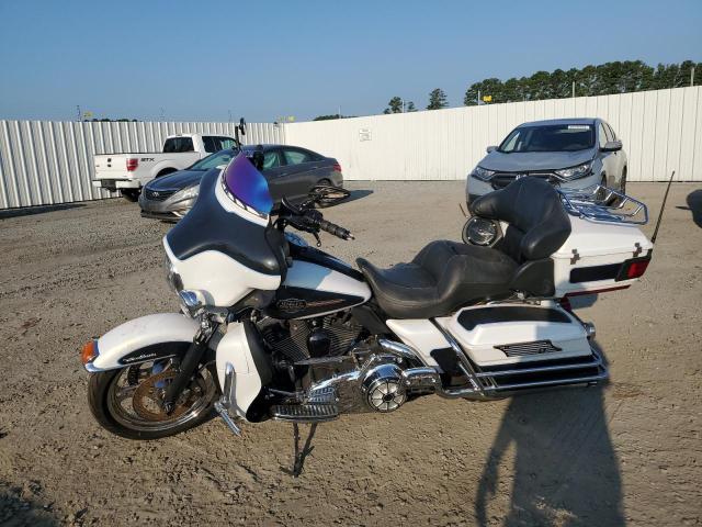 1HD1FC4138Y618836 - 2008 HARLEY-DAVIDSON FLHTCUI 白色 照片 3