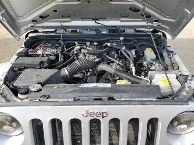 1J4FA54158L623237 - 2008 JEEP WRANGLER SAHARA SILVER photo 11