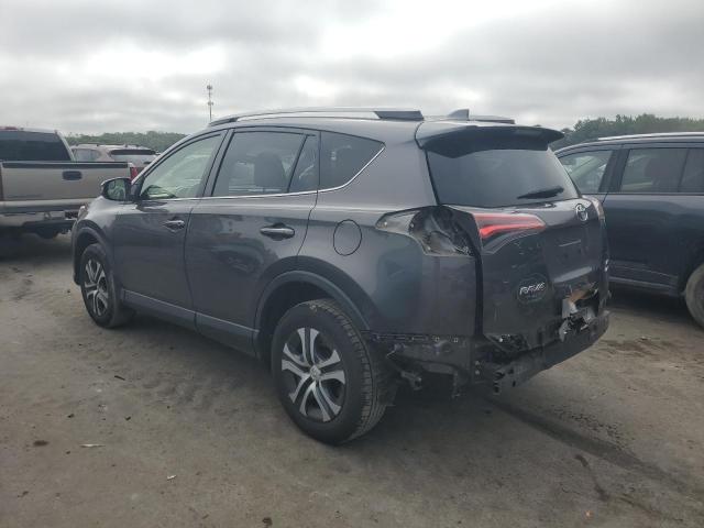 JTMBFREV9JJ207773 - 2018 TOYOTA RAV4 LE Графитовый фото 2
