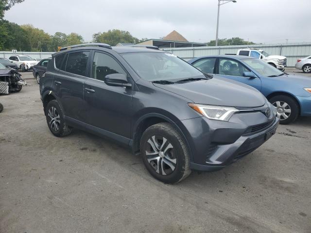 JTMBFREV9JJ207773 - 2018 TOYOTA RAV4 LE Графитовый фото 4