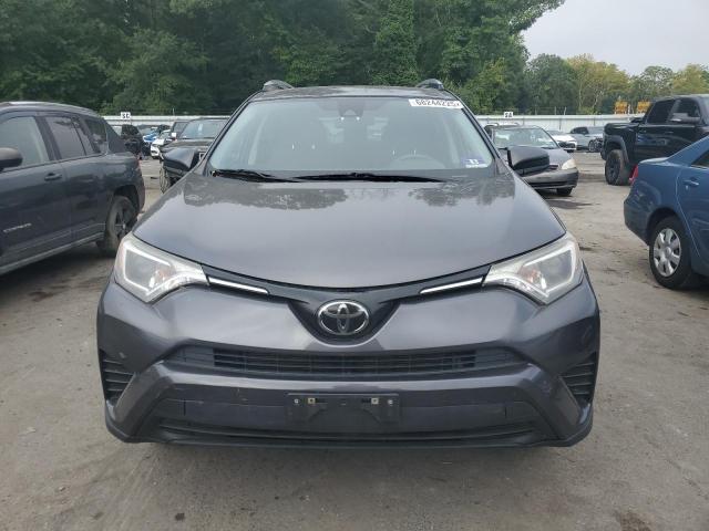 JTMBFREV9JJ207773 - 2018 TOYOTA RAV4 LE Графитовый фото 5