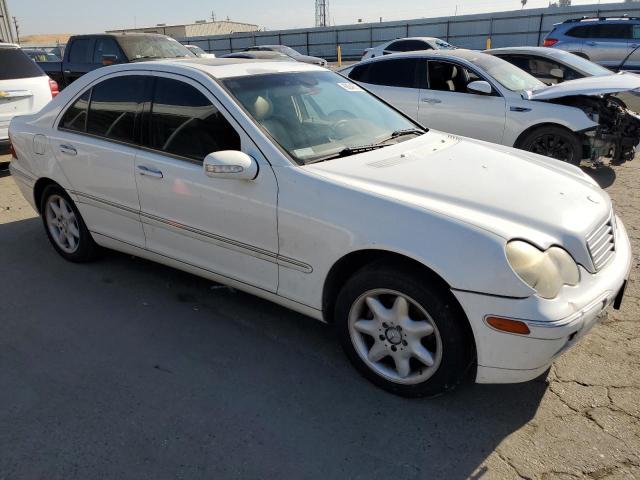 WDBRF61J84E016888 - 2004 MERCEDES-BENZ C 240 WHITE photo 4