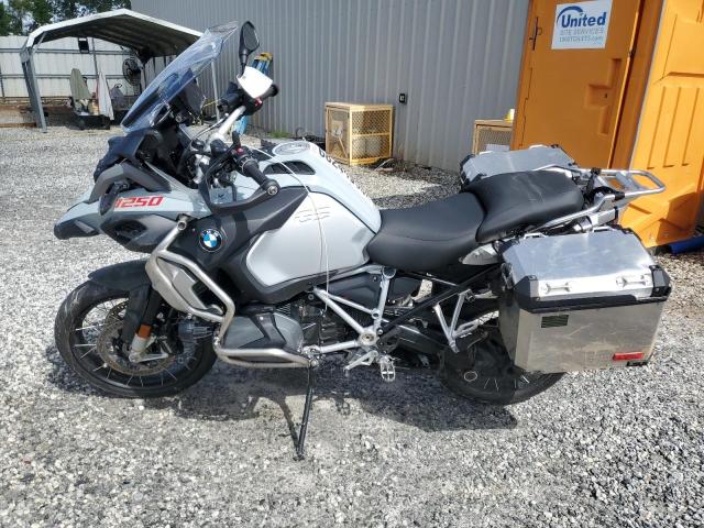 WB10M1306R6K27531 - 2024 BMW R 1250 GS ADVENTURE GRAY photo 3