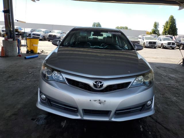 4T1BF1FK6CU537762 - 2012 TOYOTA CAMRY BASE ვერცხლისფერი ფოტო 5