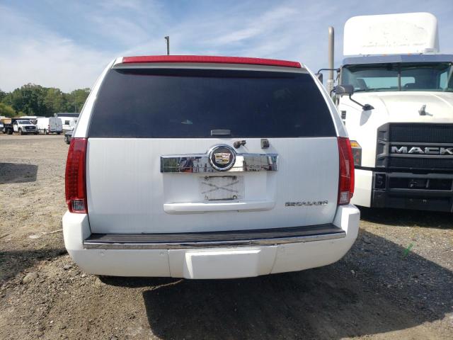 1GNSKJE30BR217968 - 2011 CHEVROLET SUBURBAN K1500 LT WHITE photo 6