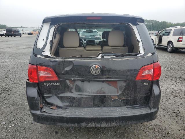 2C4RVABG5CR393657 - 2012 VOLKSWAGEN ROUTAN SE BLACK photo 6