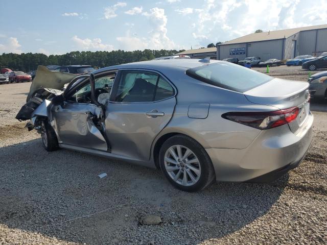 4T1C11AK4PU727656 - 2023 TOYOTA CAMRY LE SILVER photo 2