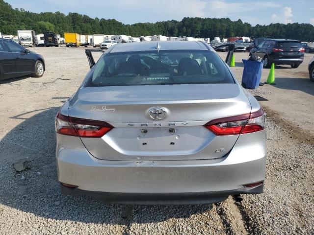4T1C11AK4PU727656 - 2023 TOYOTA CAMRY LE SILVER photo 6