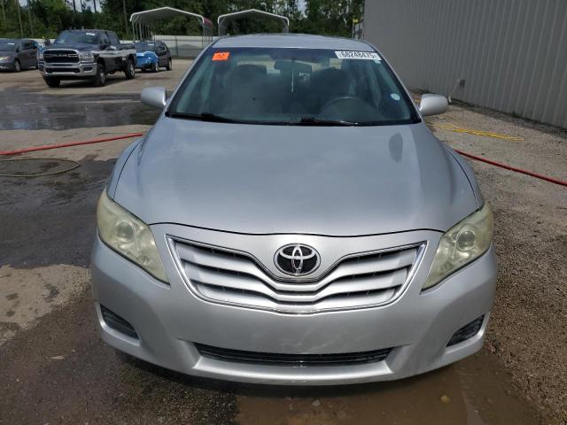 4T1BF3EK4BU118045 - 2011 TOYOTA CAMRY BASE Gümüş fotoğraf 5