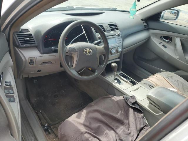 4T1BF3EK4BU118045 - 2011 TOYOTA CAMRY BASE Gümüş fotoğraf 8