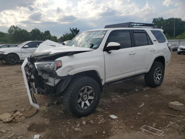 JTEBU5JR1J5554414 - 2018 TOYOTA 4RUNNER SR5/SR5 PREMIUM WHITE photo 1