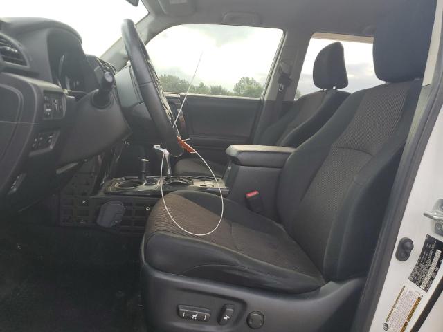 JTEBU5JR1J5554414 - 2018 TOYOTA 4RUNNER SR5/SR5 PREMIUM WHITE photo 7