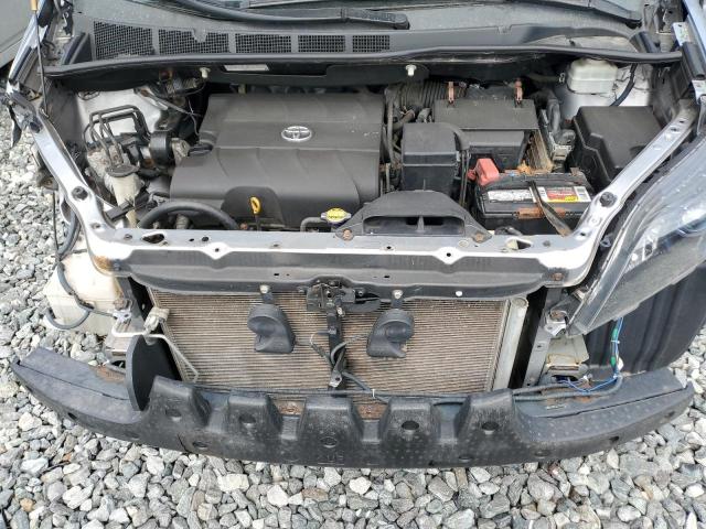 5TDKK3DC1CS187632 - 2012 TOYOTA SIENNA LE 银色 照片 12