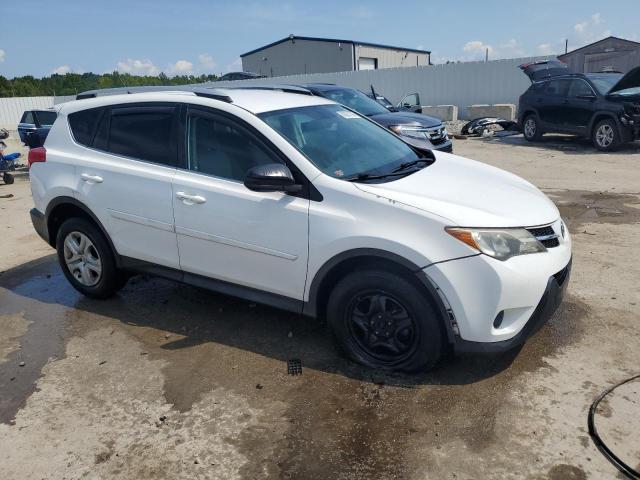 2T3ZFREV5FW176352 - 2015 TOYOTA RAV4 LE WHITE photo 4