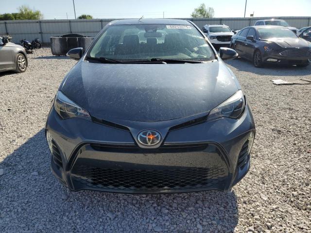 2T1BURHE9JC009028 - 2018 TOYOTA COROLLA L Azul foto 5