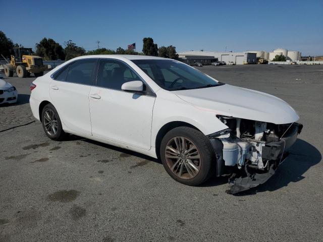 4T1BF1FK0FU034197 - 2015 TOYOTA CAMRY LE WHITE photo 4