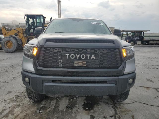 5TFUM5F12EX054093 - 2014 TOYOTA TUNDRA DOUBLE CAB SR/SR5 SILVER photo 5