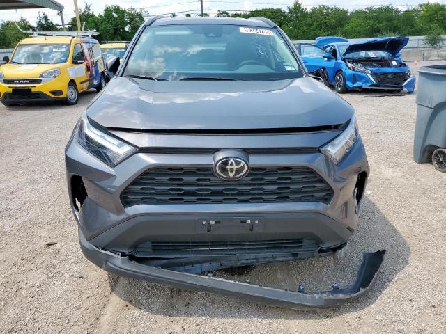 4T3RWRFV1SU175983 - 2025 TOYOTA RAV4 XLE GRAY photo 5