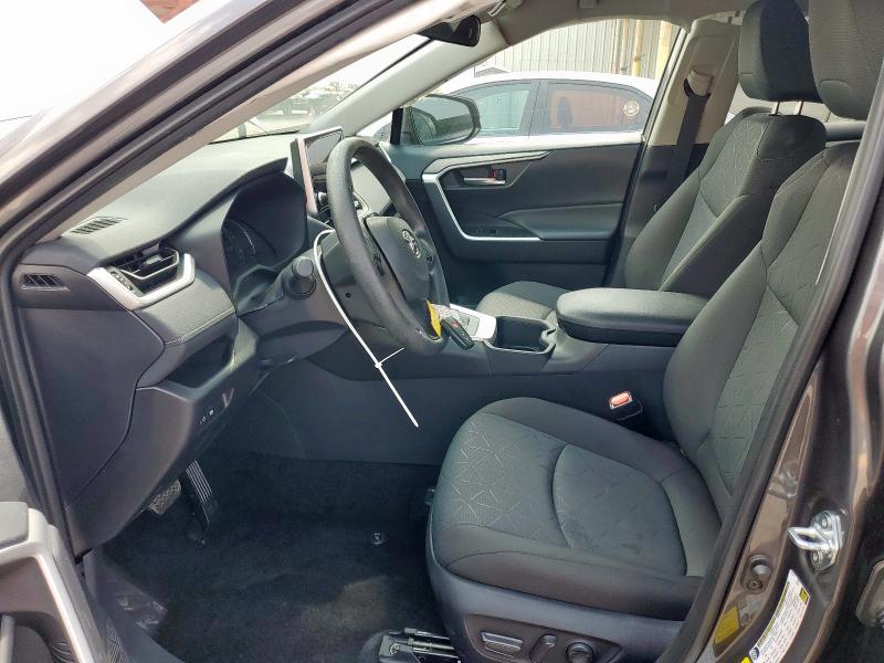 4T3RWRFV1SU175983 - 2025 TOYOTA RAV4 XLE GRAY photo 7