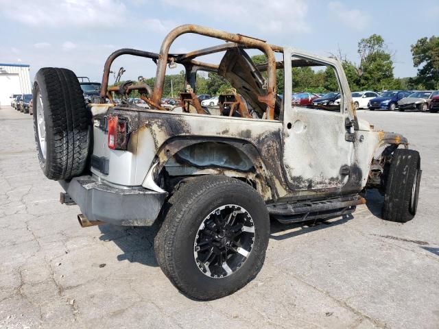 1J4FA54137L130588 - 2007 JEEP WRANGLER SAHARA SILVER photo 3