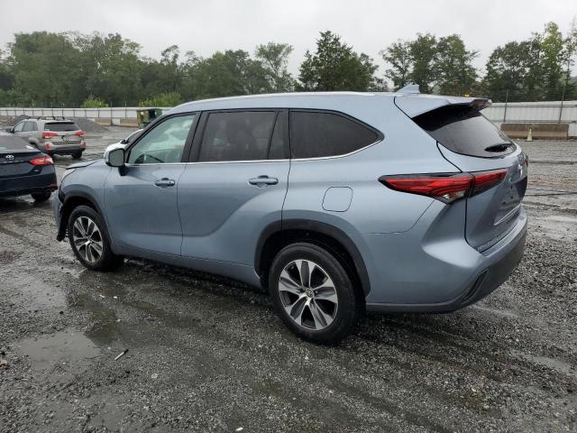5TDGZRAH3NS142117 - 2022 TOYOTA HIGHLANDER XLE BLUE photo 2