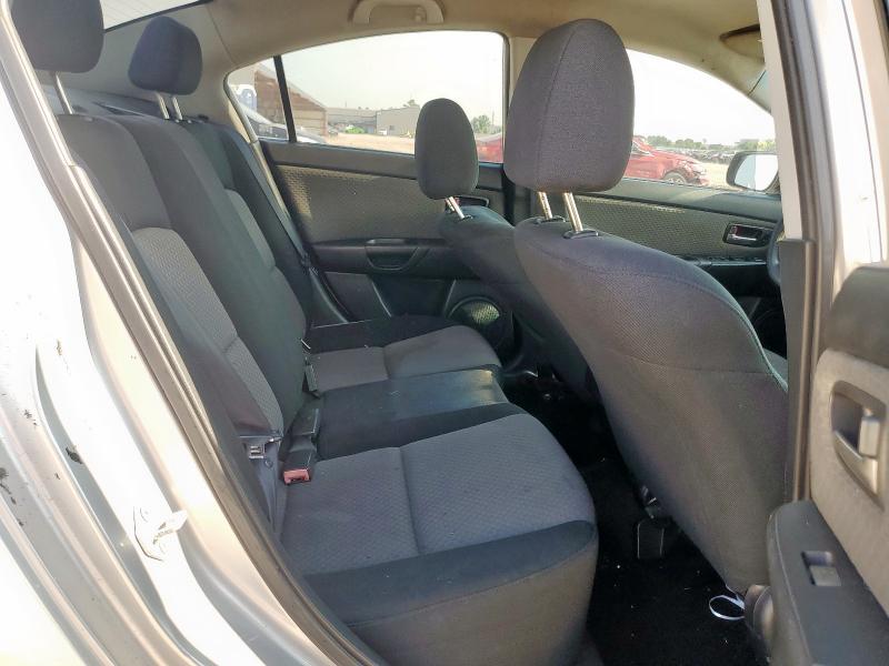 JM1BK12F761451522 - 2006 MAZDA 3 I GRAY photo 10