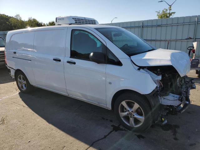 W1YV0CEY1N4194684 - 2022 MERCEDES-BENZ METRIS WHITE photo 4