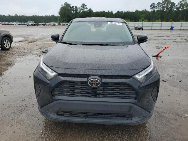 2T3K1RFV5RW325541 - 2024 TOYOTA RAV4 LE 黑色 照片 5