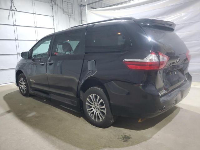 5TDYZ3DC5JS906920 - 2018 TOYOTA SIENNA XLE Черный фото 2