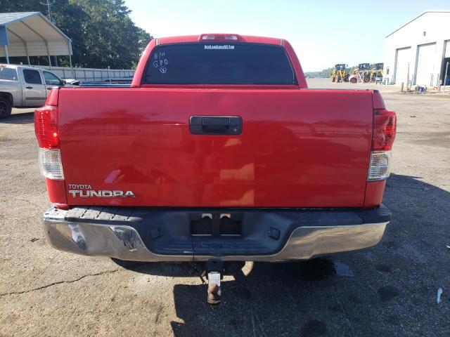 5TFEY5F11AX097603 - 2010 TOYOTA TUNDRA CREWMAX SR5 RED photo 6