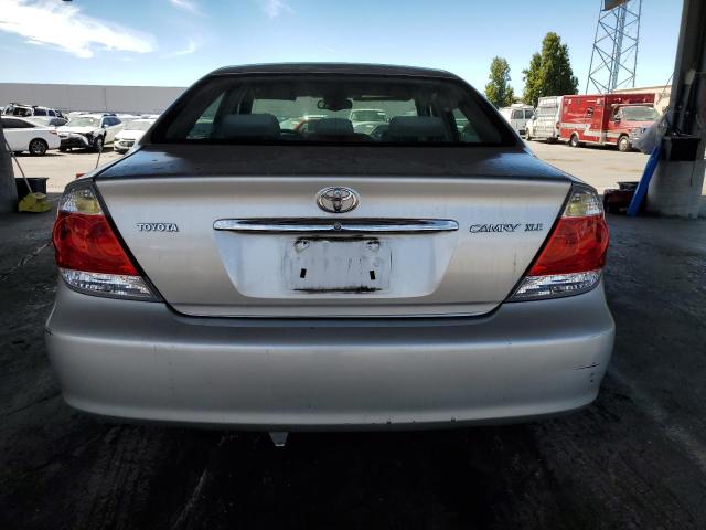 4T1BE30K25U508947 - 2005 TOYOTA CAMRY LE SILVER photo 6