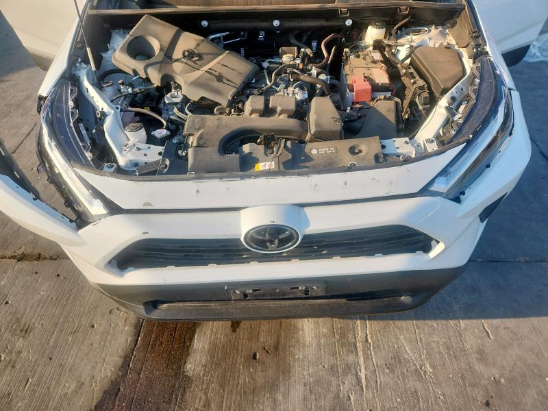 2T3W1RFV0RC288675 - 2024 TOYOTA RAV4 XLE WHITE photo 12