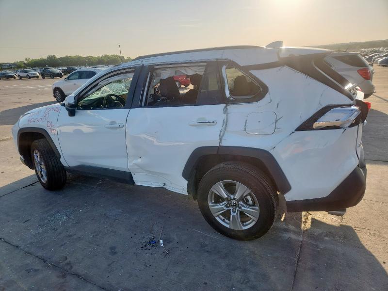 2T3W1RFV0RC288675 - 2024 TOYOTA RAV4 XLE WHITE photo 2