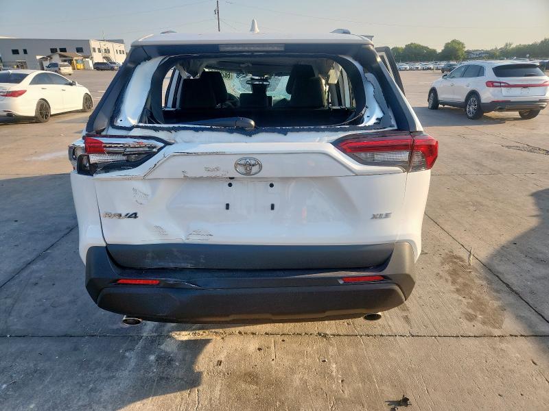 2T3W1RFV0RC288675 - 2024 TOYOTA RAV4 XLE WHITE photo 6